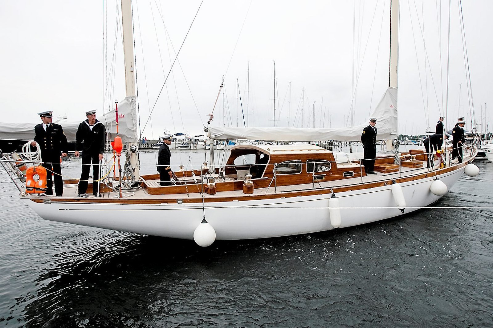 Svanen og Thyra lægger til kaj i Rungsted Havn fredag den 11. september. Billedet her er fra et besøg i 2018.