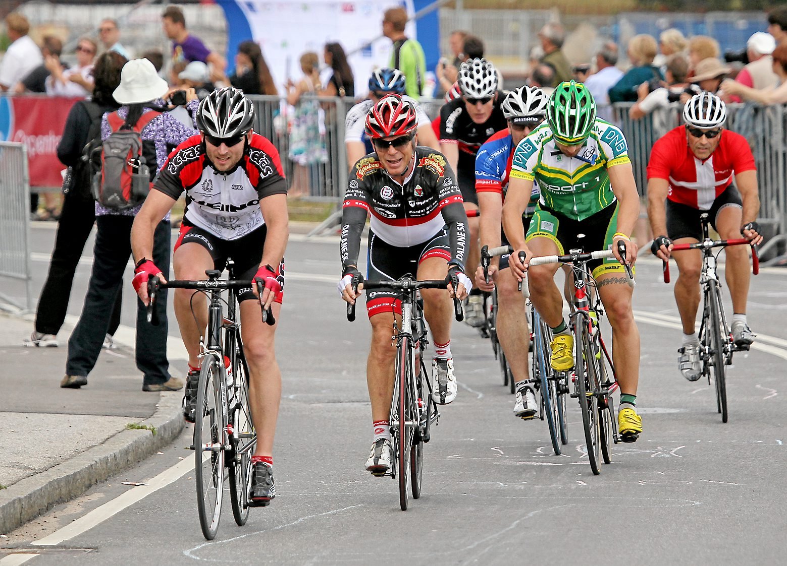 Stort cykelløb spærrer veje.