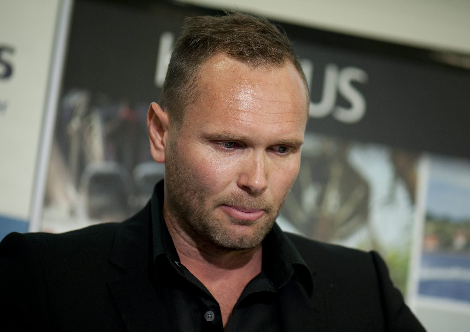 Den tidligere håndboldspiller Lars Christiansen blev ramt af angst, som han først nu er ved at komme sig over.