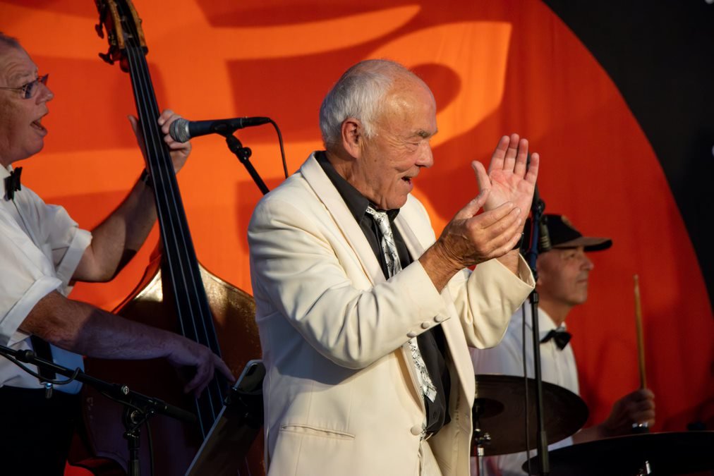 Festivalformand Jørgen Christensen er altid i hopla på musikscenen.