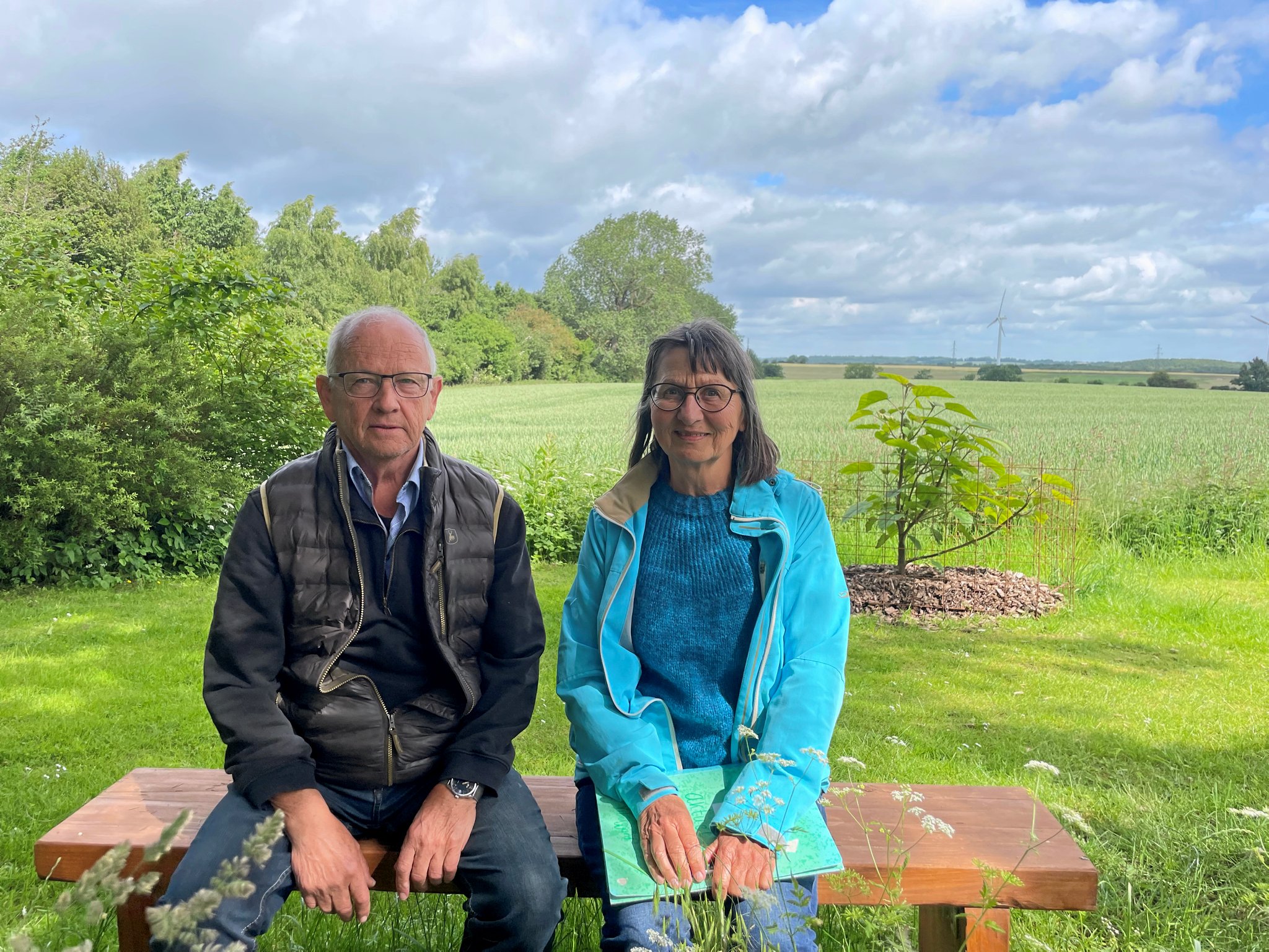Joan og Bent Baadsager bliver naboer til solcelleanlægget nord for Hjulebæk.