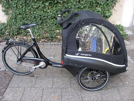 To er sigtet efter en cyklist på ladcykel kom i klammeri med eandre cyklister.