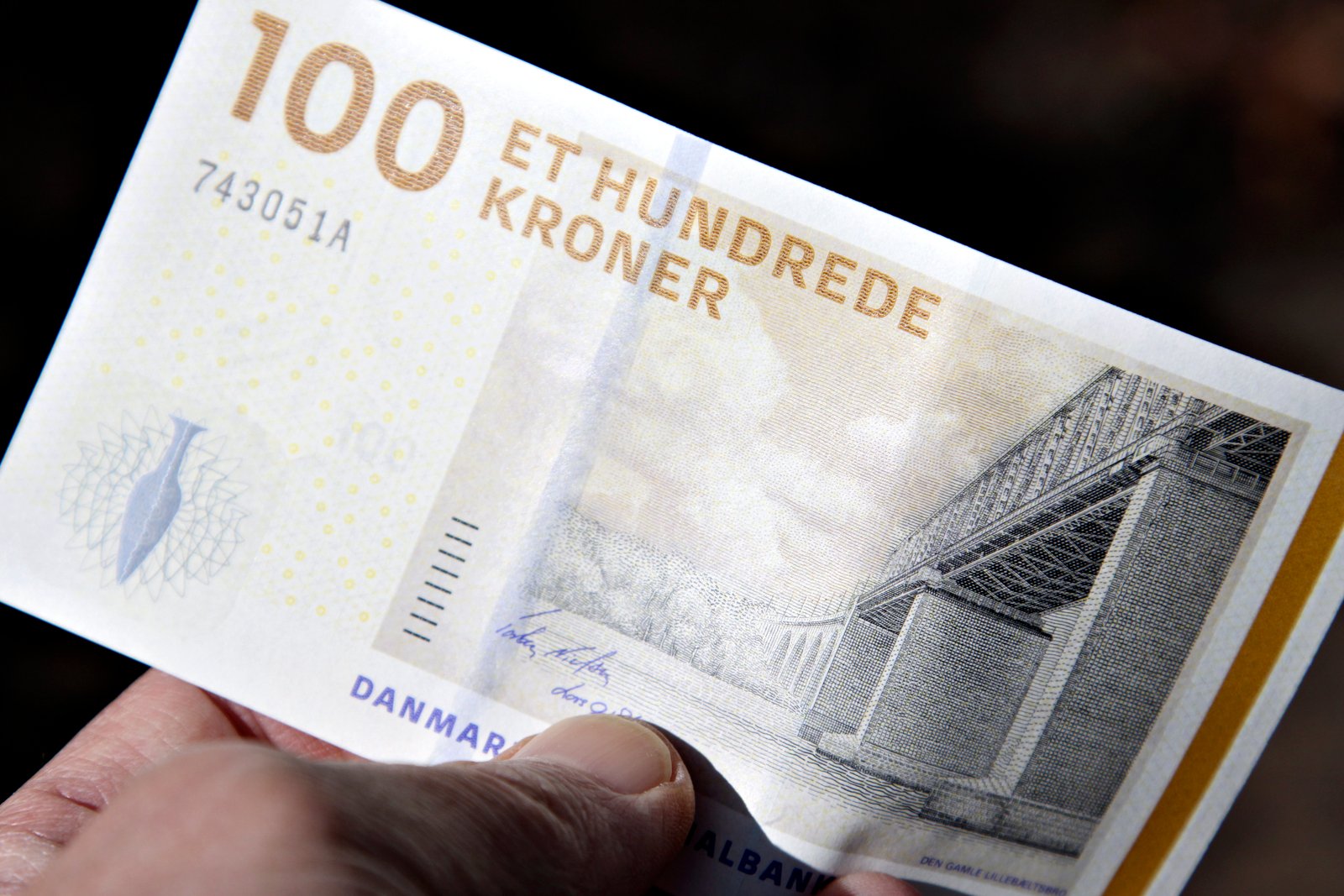 Mandlige chefer slår kvinder i løn med flere længder på det private arbejdsmarked.