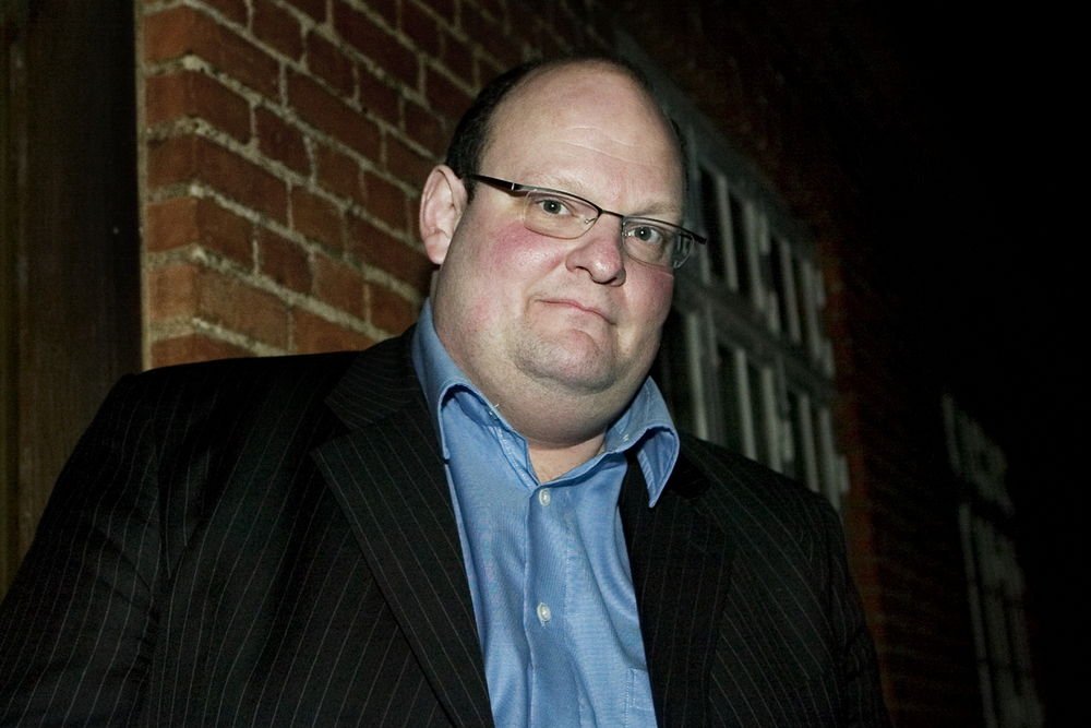 Den konservative Henriette Kjærs (K) samlever, Erik Skov Pedersen, har tidligere kostet hende ministertaburetten. Nu styrer han selv mod en konkurs.