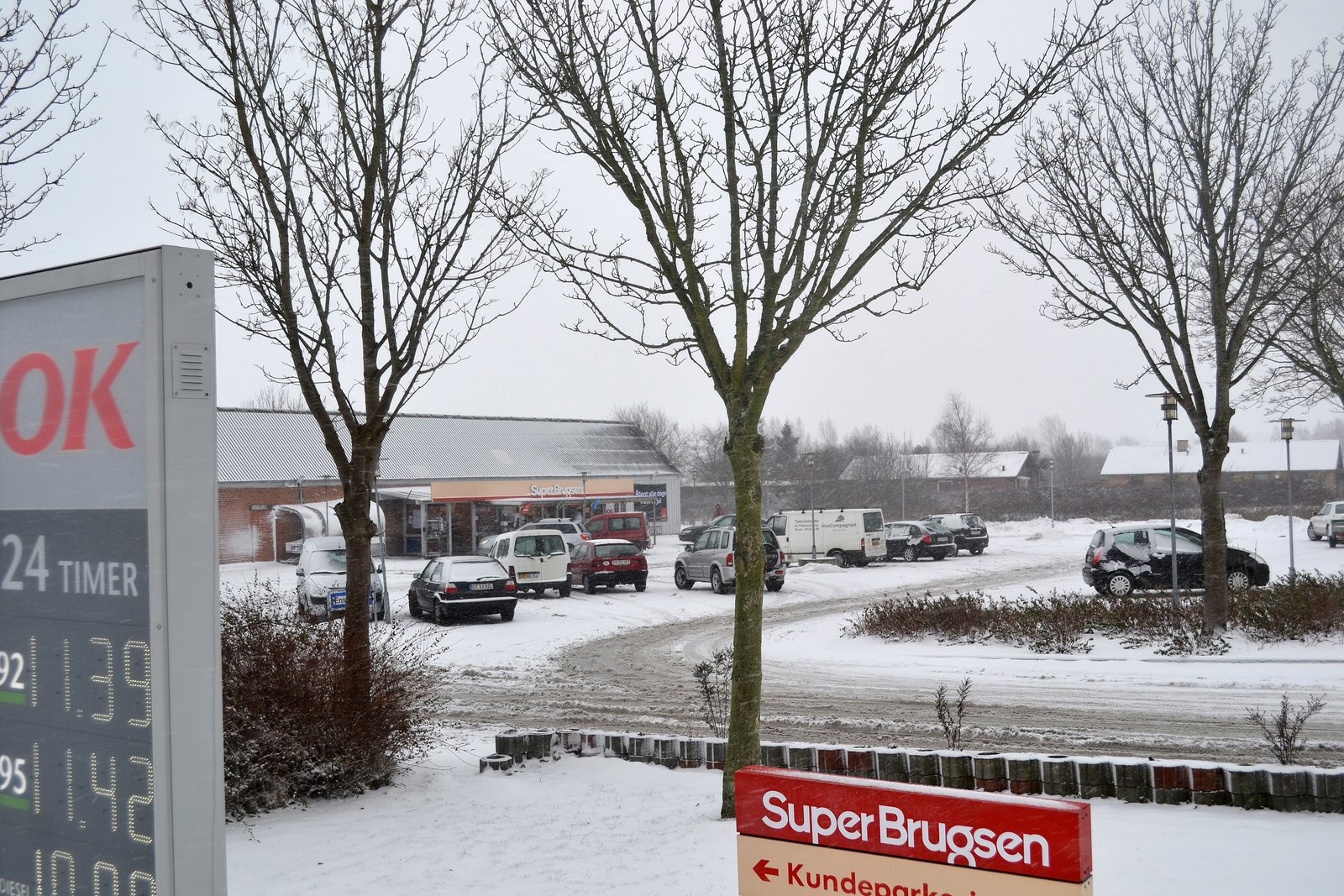 Den 1. februar 2011 bliver Superbrugsen i Nr. Jernløse overtaget af Dagligbrugsen. Der holdes fremover åbent alle ugens dage.