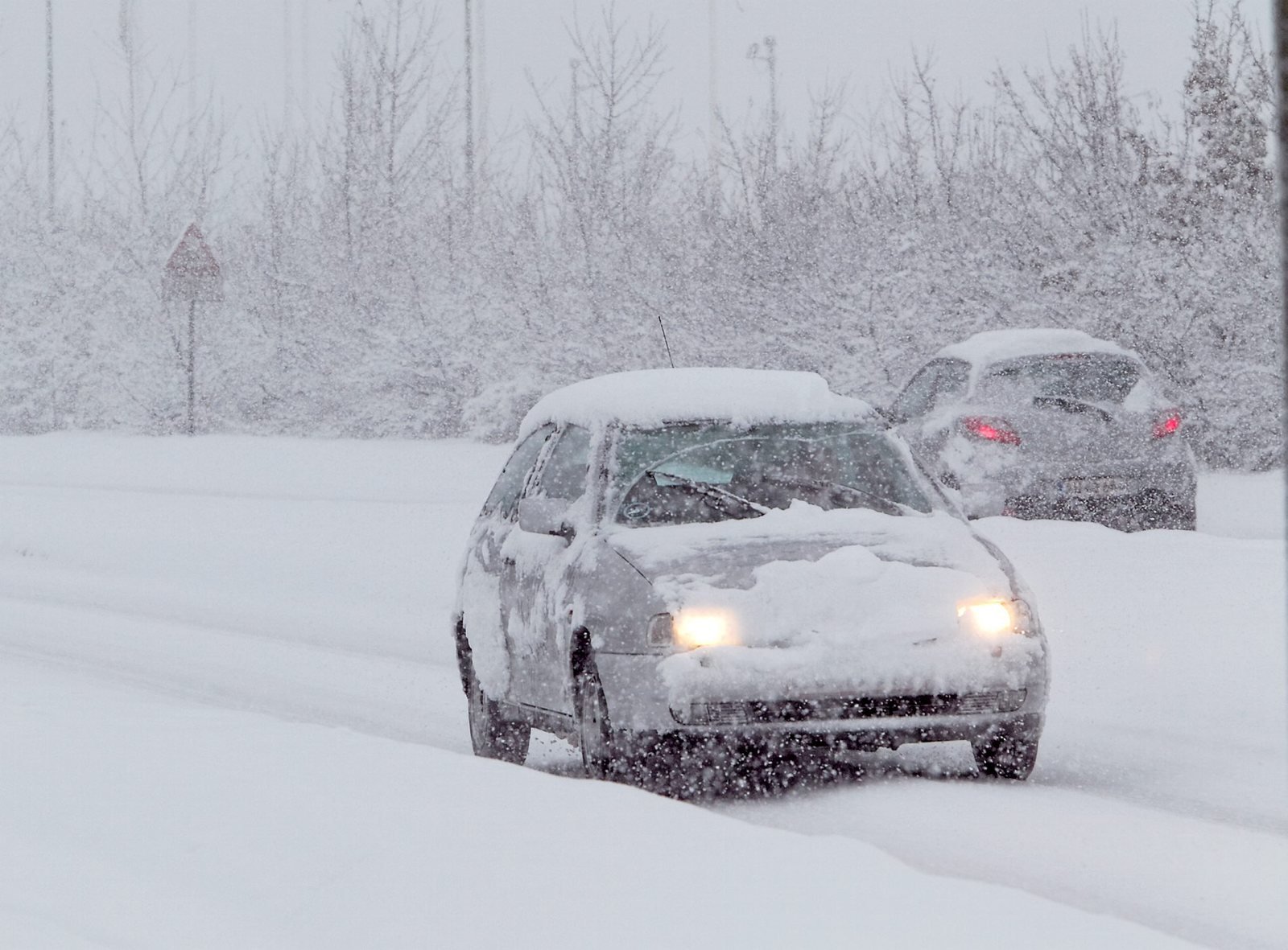 De store mængder sne i 2010 har gjort tallene på kontoen for vintervedligeholdelse røde. Billedet er taget på Værftsvej i Køge i december. Foto Jens Wollesen