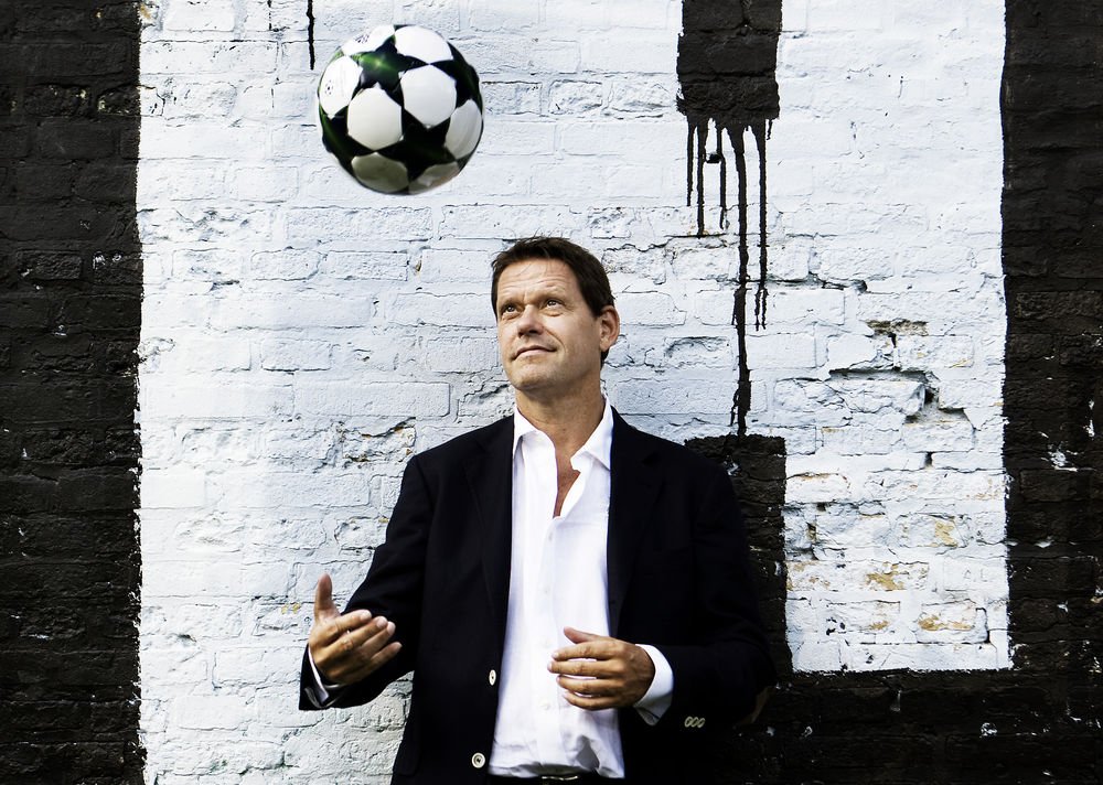 Frank Arnesen stopper som sportsdirektør i Chelsea til sommer for at søge nye udfordringer.