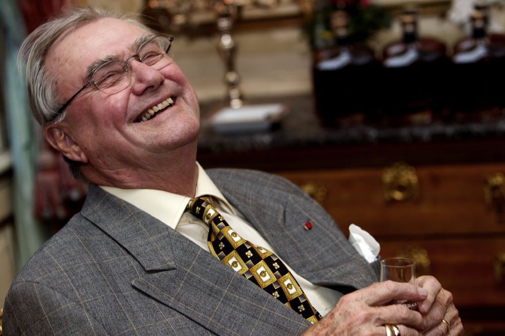 En flaske vin fra prins Henriks franske vinslot gik på en velgørenhedsaktion for cirka 800.000 kroner.