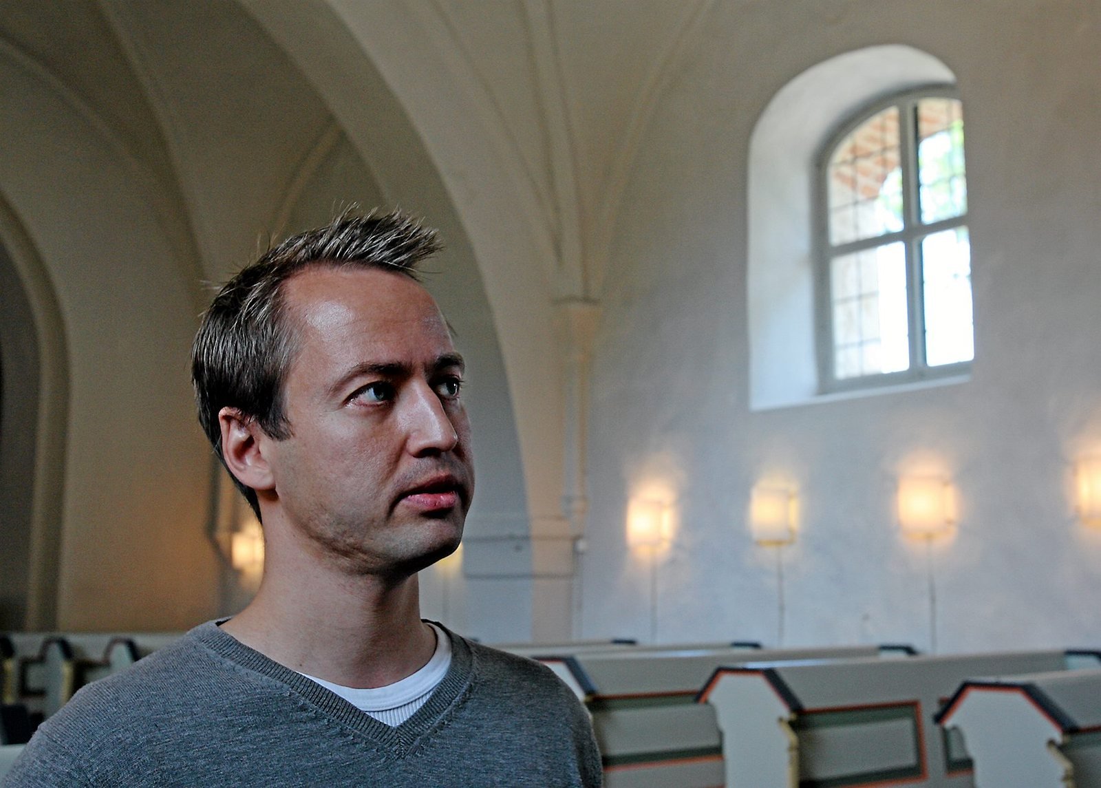 Bag arrangementet i Udlejre Kirke står præst Bo Sonn og organist Simon Jansfort, som sammen med kirkebandet dykker ned i Cullums musik og temaer.