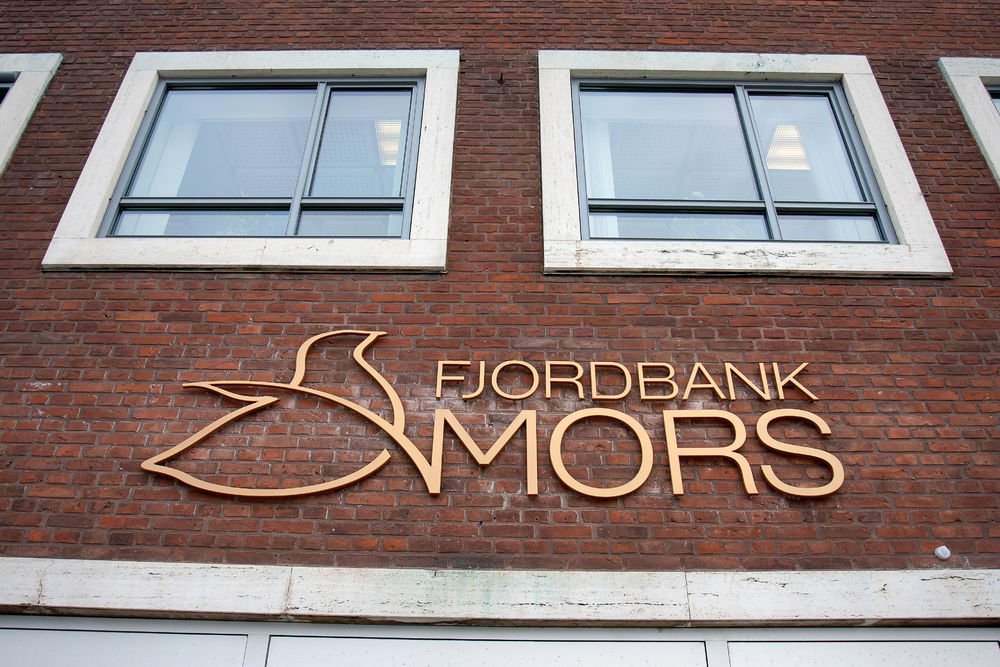 Danske Bank, Jyske Bank og Nykredit kommer til at betale halvdelen af regningen for krakket i Fjordbank Mors.