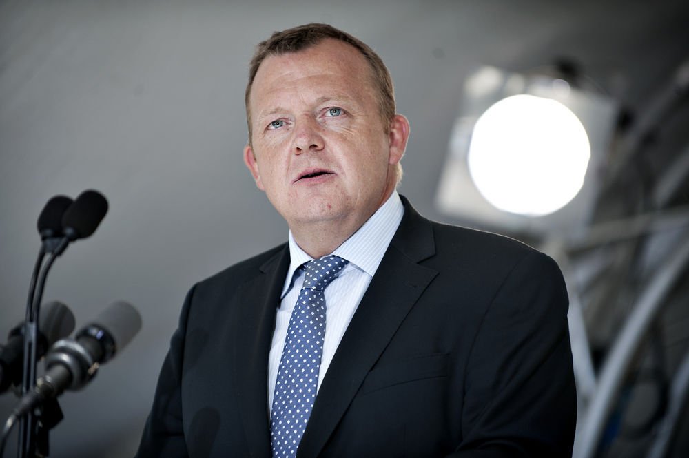 S og SF kritiserer, Løkke festede kort efter soldat var dræbt. Han mener, de misbruger soldater i valgkampen.