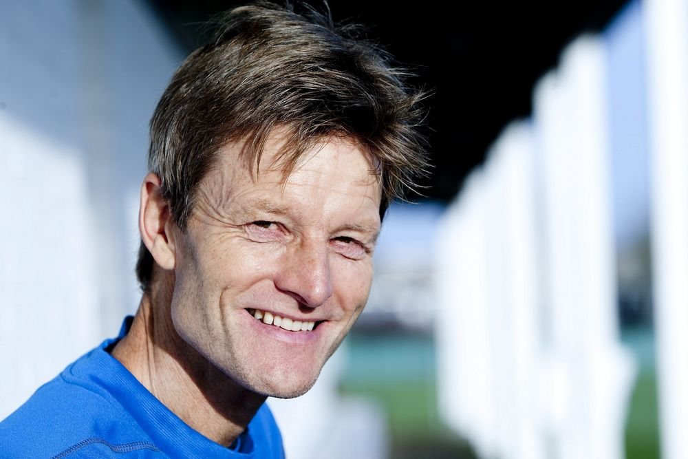 Superligaklubben Sønderjyske har ansat Lars Søndergaard som ny cheftræner efter Michael Hemmingsen.