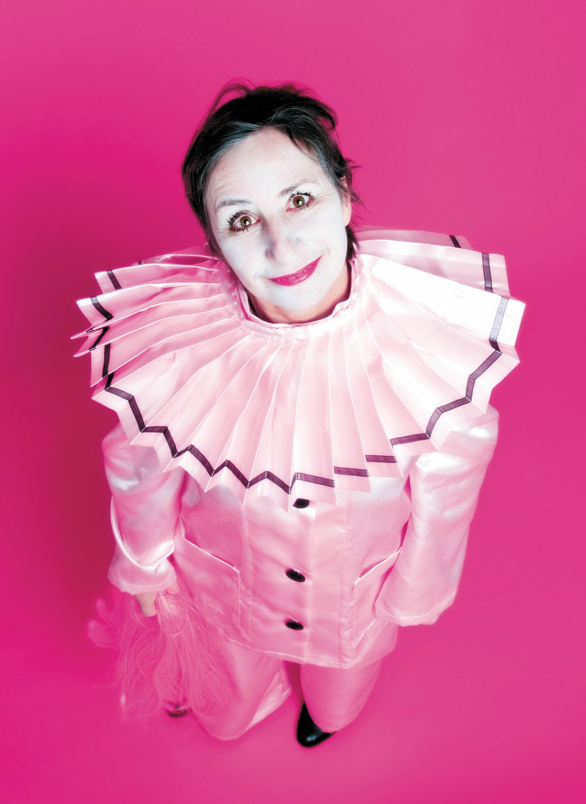 Vig: Torsdag aften den 3. november omdannes aulaen på Vig Skole til et teater.Stykket der har Pia Rosenbaum i hovedrollen, handler om en sygeplejerske og hendes patient, den kræftsyge dreng Oskar.