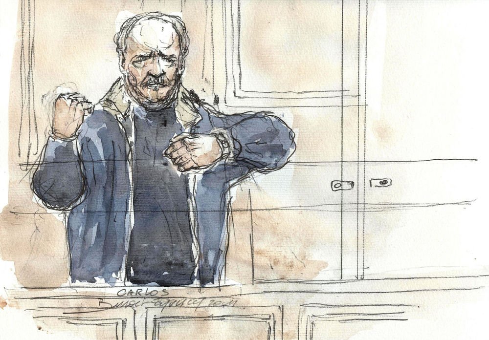 Terroristen Carlos kalder sig selv en "professionel revolutionær", men nægter terrorangreb i Frankrig.