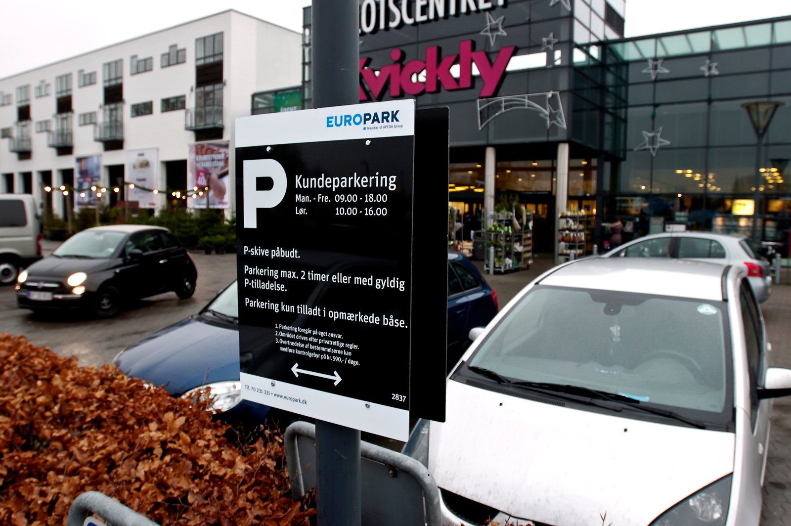 Coop har indført tidsbegrænset parkering ved Slotscentret i Holbæk.