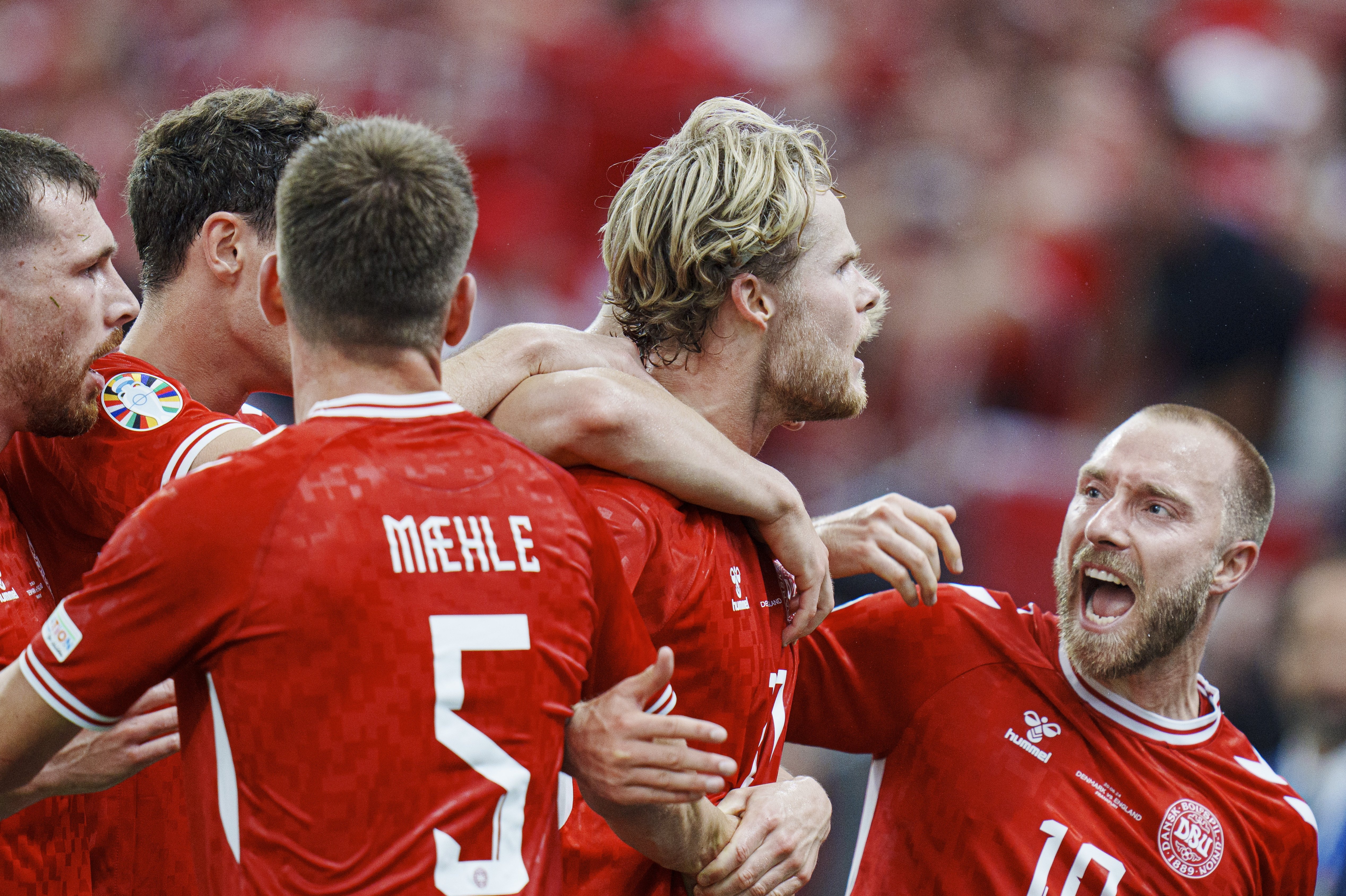 Det danske landshold havde ifølge danske medier fortjent alle tre point i opgøret mod England.