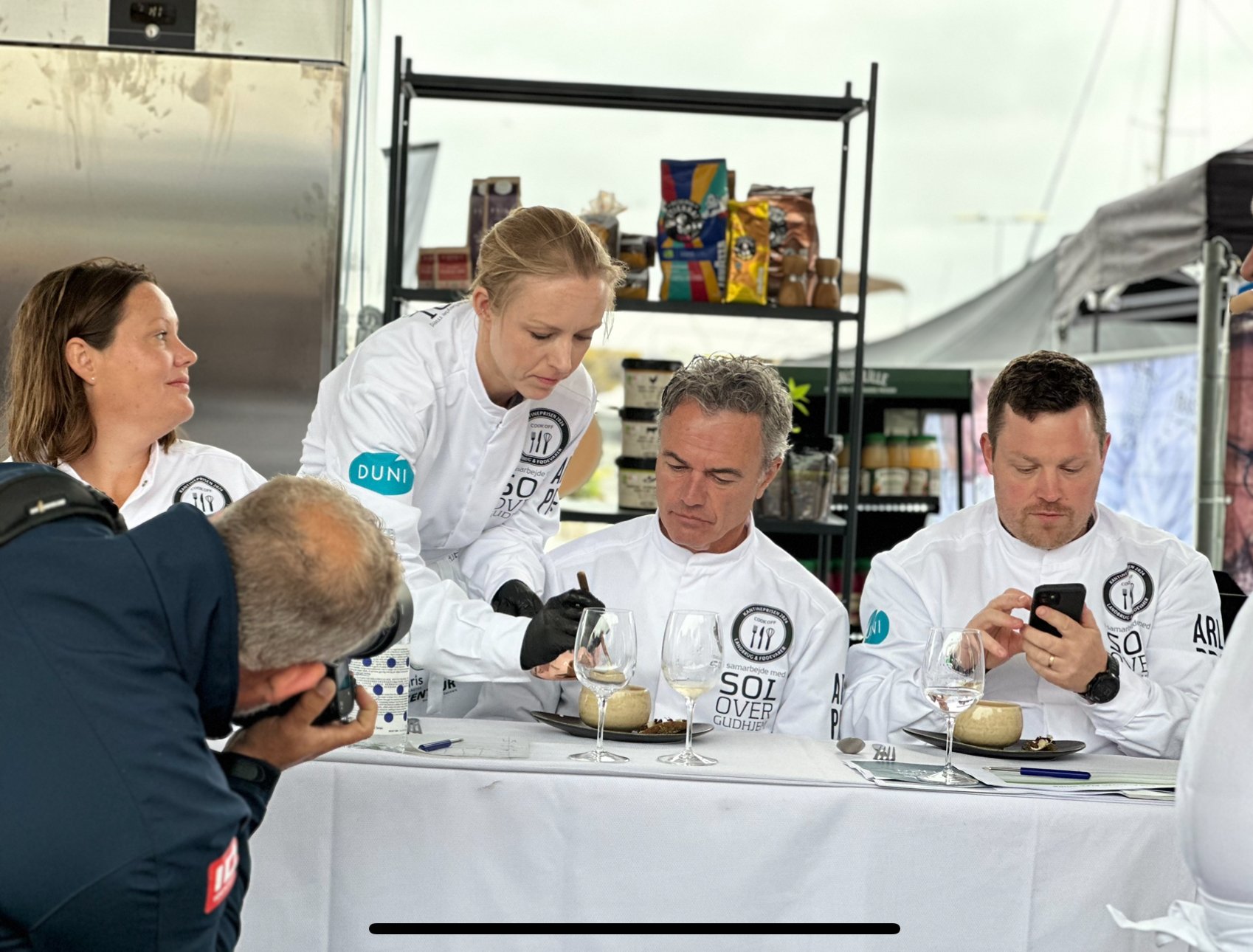 Francis Cardenau var en del af dommerpanelet.