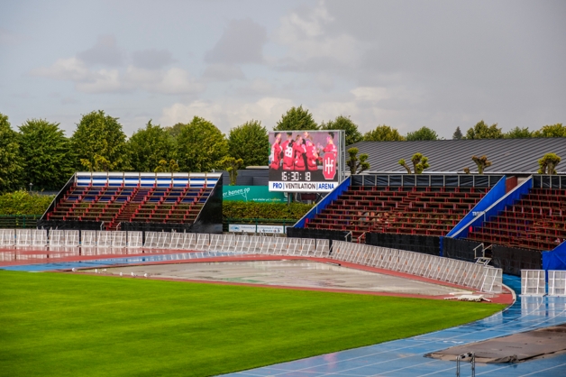 Hvidovre Fodbold A/S og Hvidovre Kommune fik i sommeren 2023 travlt med at gøre Hvidovre Stadion klar til Superliga-brug, og det fik stor betyning for de øvrige brugere af stadion.. - Robert Hendel Hvidovre Fodbold A/S og Hvidovre Kommune fik i sommeren 2023 travlt med at gøre Hvidovre Stadion klar til Superliga-brug, og det fik stor betyning for de øvrige brugere af stadion..