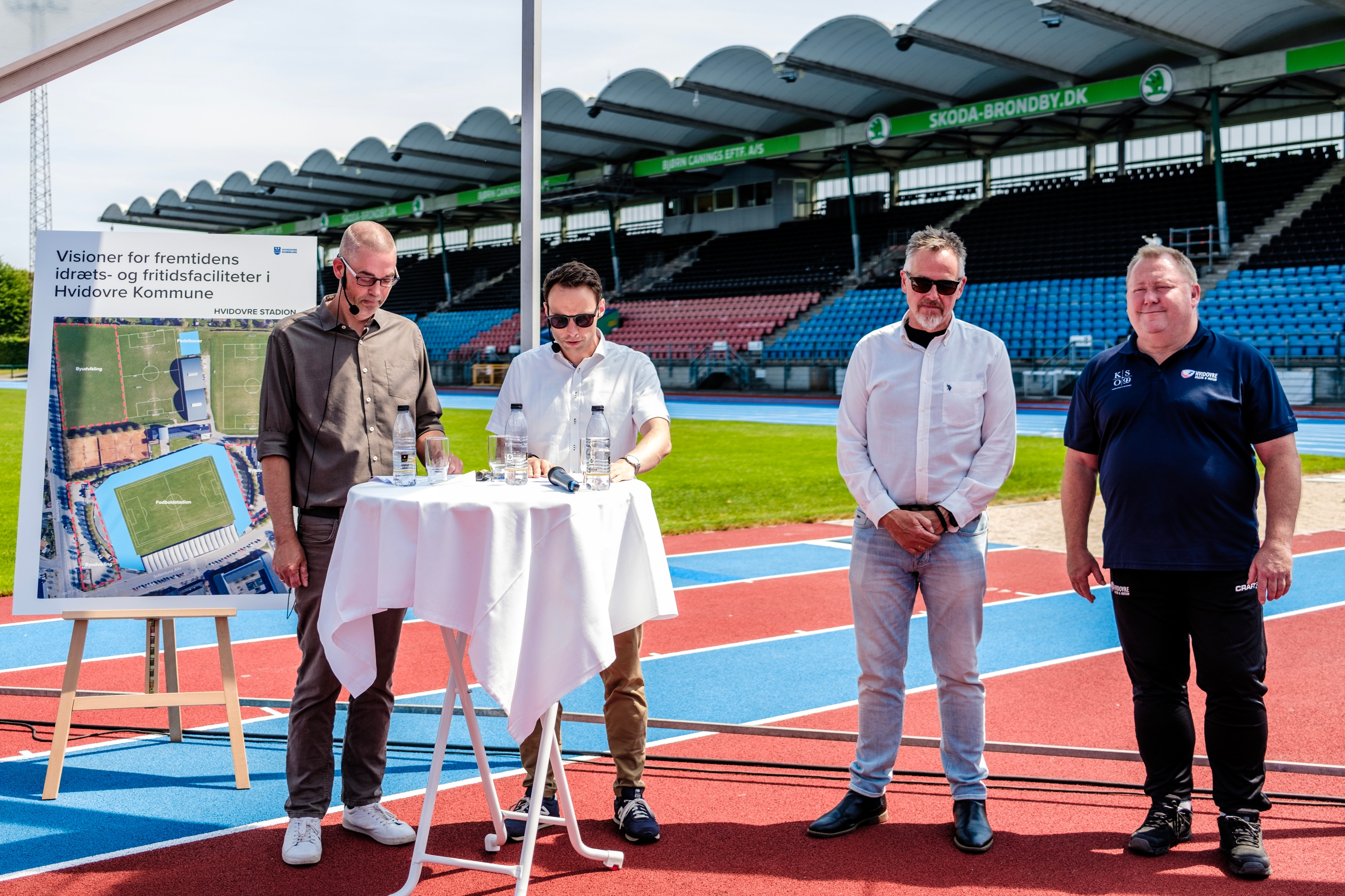 Hvidovre Kommune holdt torsdag eftermiddag pressemøde om en adskillelse af atletik- og fodboldfaciliteterne på Hvidovre Stadion. - Robert Hendel Hvidovre Kommune holdt torsdag eftermiddag pressemøde om en adskillelse af atletik- og fodboldfaciliteterne på Hvidovre Stadion.