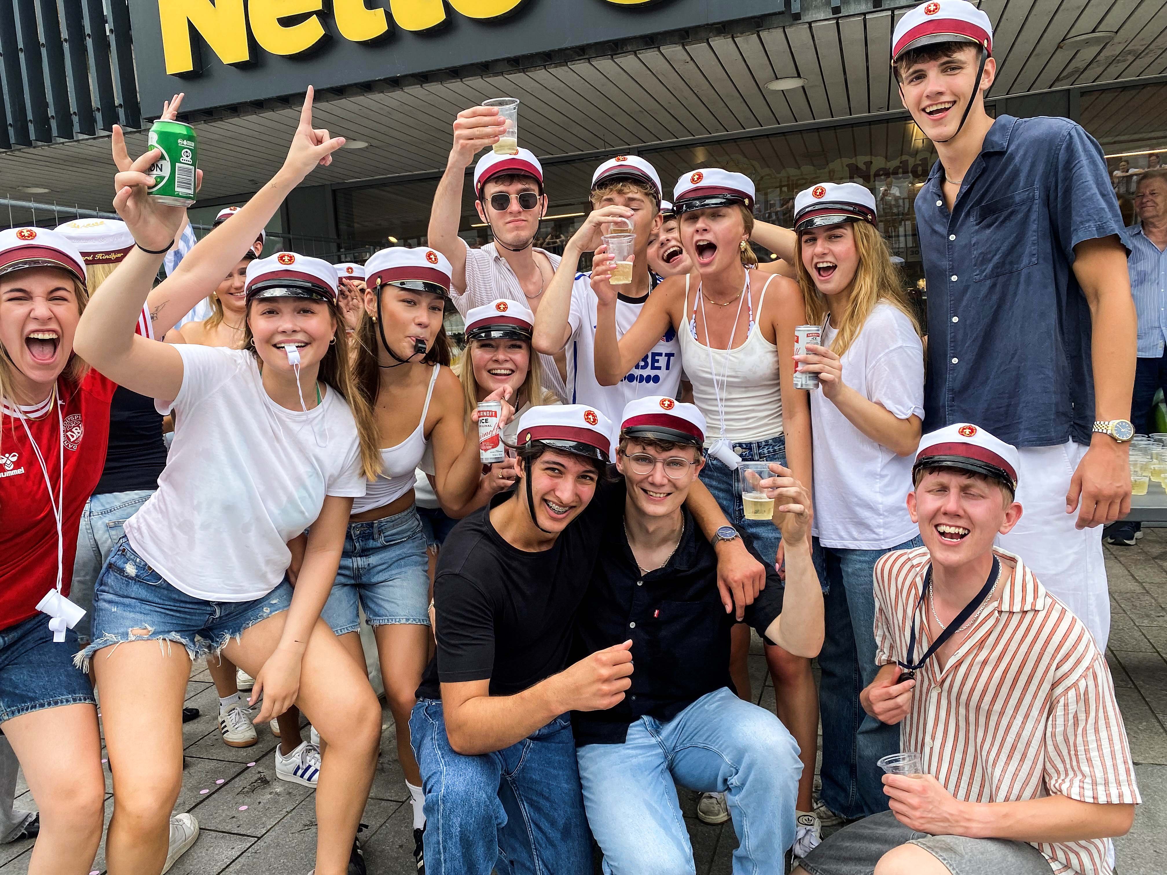 Høj cigarføring og stor glæde hos studenterne. I år har Egedal Gymnasium & HF fået 35 procent flere ansøgere, og nu udvider man kapaciteten.