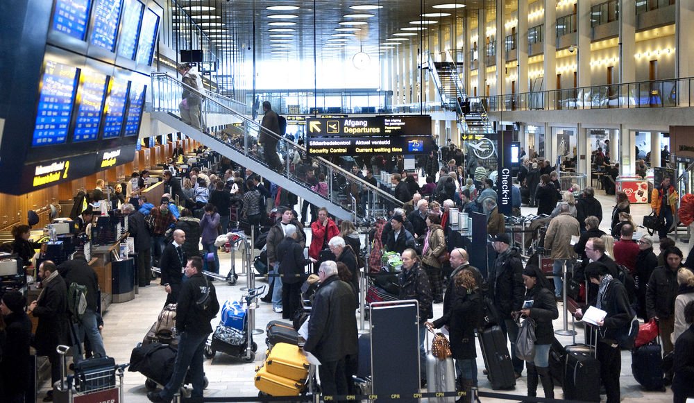 Personalet i Københavns Lufthavn i Kastrup genoptager arbejdet, oplyser lufthavnen. Flytrafikken vil dog være præget af forsinkelser formentligt resten af dagen