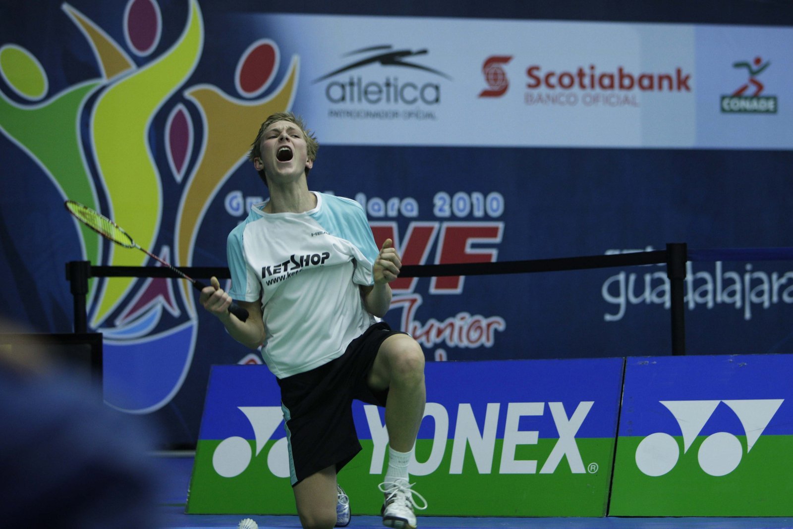 Familien Colberg fulgte direkte med på computeren, da den 16-årige Viktor Axelsen fra Odense gik helt til tops ved U19-VM i Mexico.