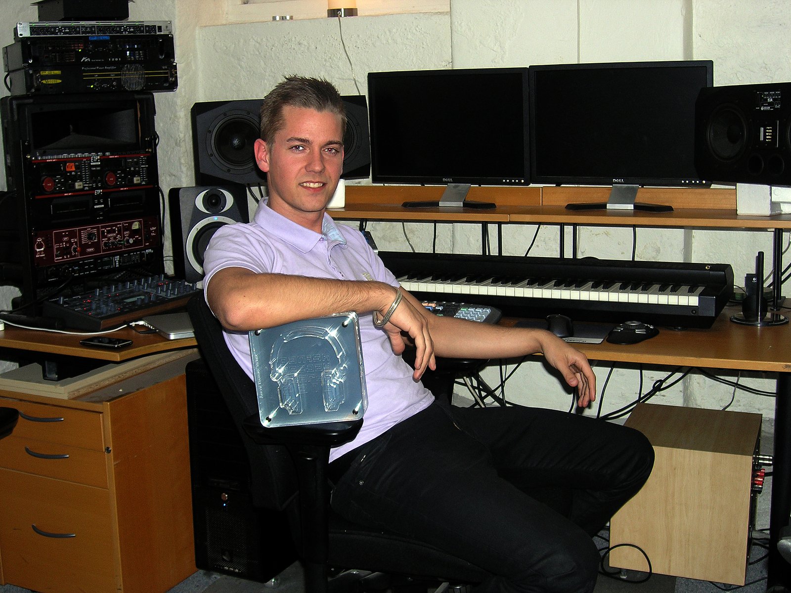 Kasper Svenstrup modtog i sidste uge prisen for årets bedste remix. Det skete på baggrund af makkerparret Svenstrup & Vendelboes remix af Medina-hittet »Kun For Mig«.