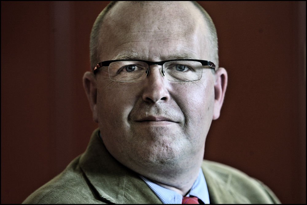 Københavns radikale integrationsborgmester Klaus Bondam rejser stadig jorden rundt som borgmester for et område, han forlod ved det seneste kommunalvalg.