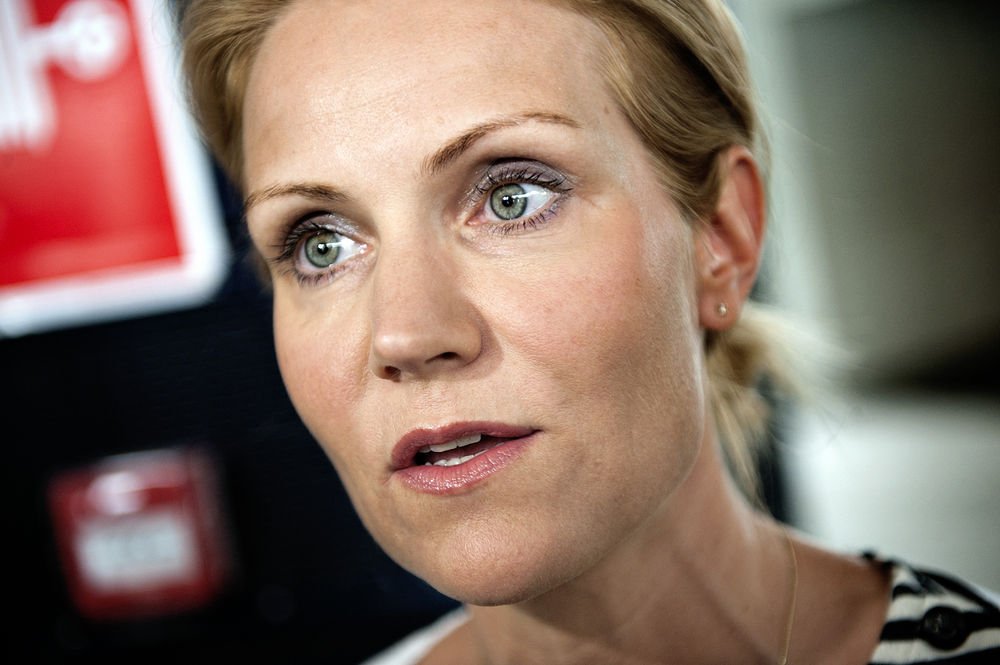 Skat har helt frikendt Socialdemokraternes formand, Helle Thorning-Schmidt, i sagen mod hende og manden Stephen Kinnock, oplyser revisor Frode Holm til TV2 News