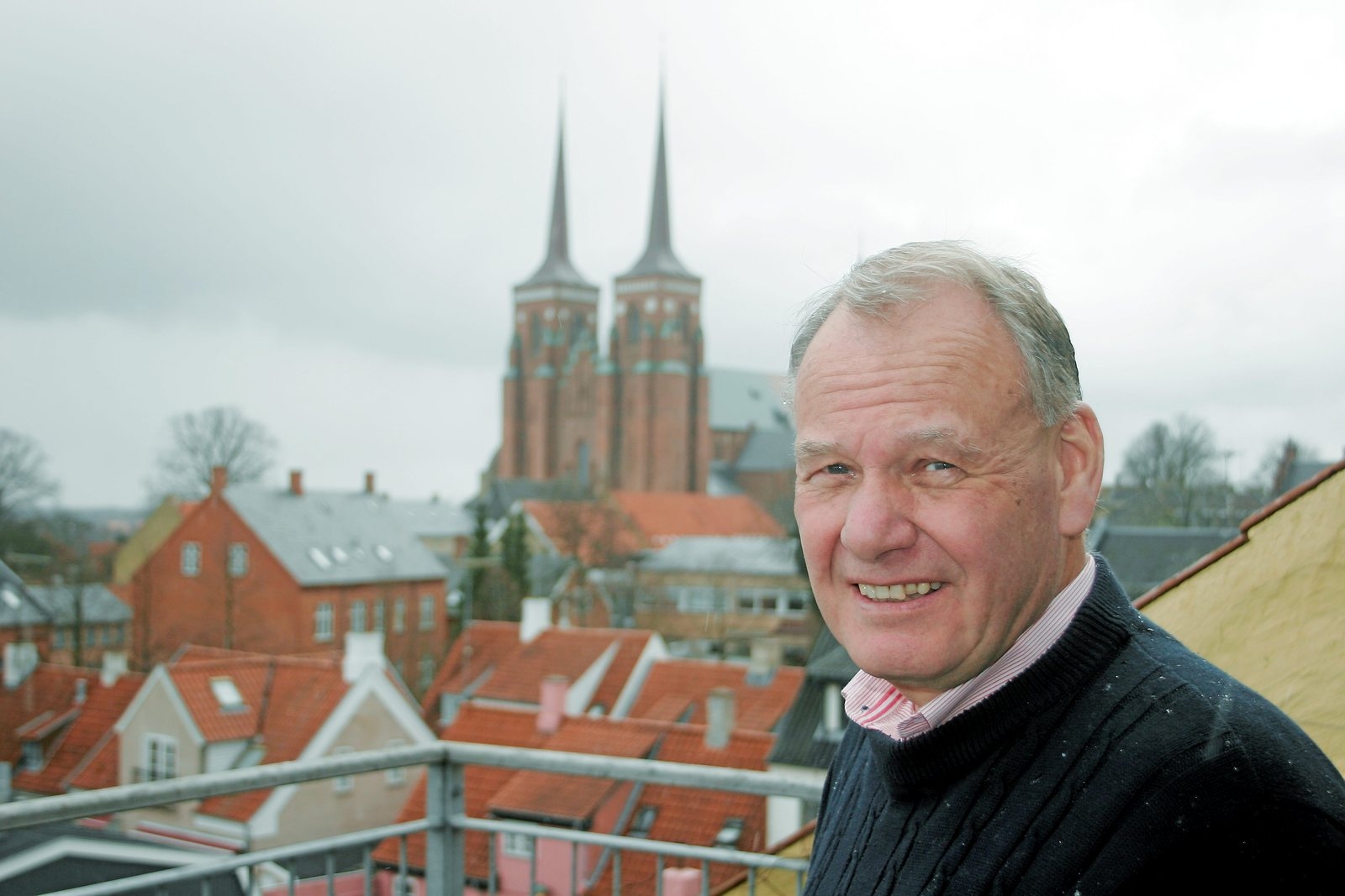 Efter at have haft galleri i sin villa på Frederiksborgvej flyttede Steffen Hansen til bymidten, hvor han havde udsigt til domkirken fra sin altan. - Steen Østbjerg Efter at have haft galleri i sin villa på Frederiksborgvej flyttede Steffen Hansen til bymidten, hvor han havde udsigt til domkirken fra sin altan.