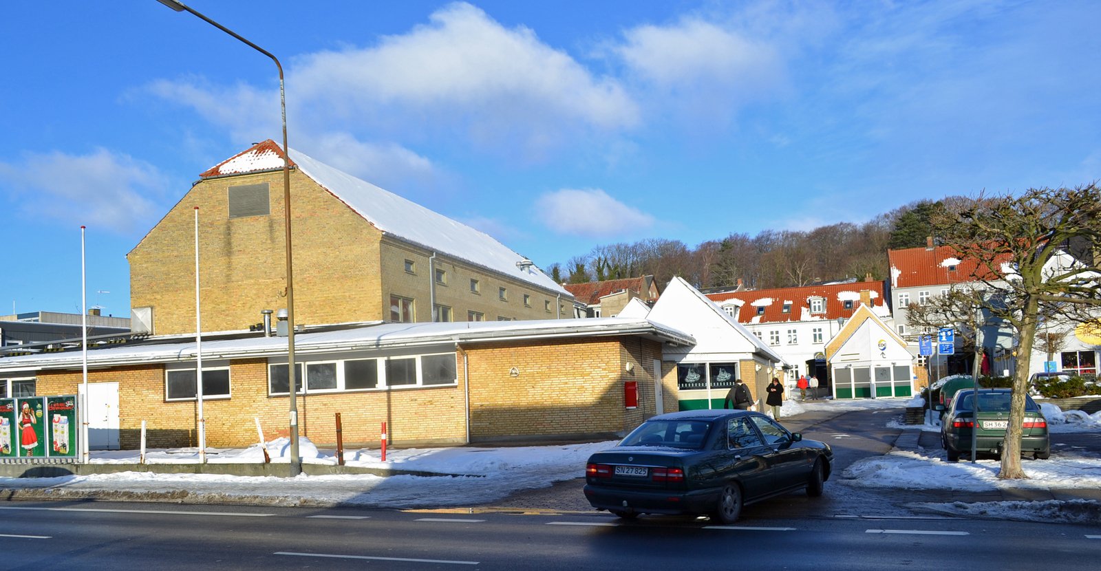 Hennes & Mauritz indretter sig i de tidligere SuperBest-lokaler i Kalundborgs midtby. Åbningen sker til efteråret.