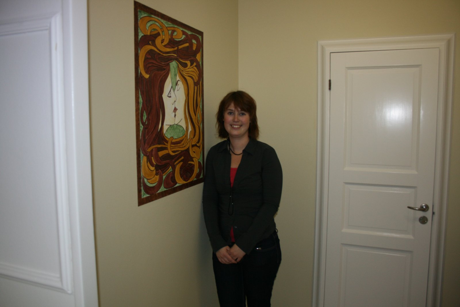 Kalundborg: Janni Falster, Kalundborg, som har stået i lære hos sin far, malermester Terkel Falster, Kalundborg, har den 12. juni bestået sin svendeprøve som maler med et flot gennemsnit på 9,6 og med udtalelsen ros.