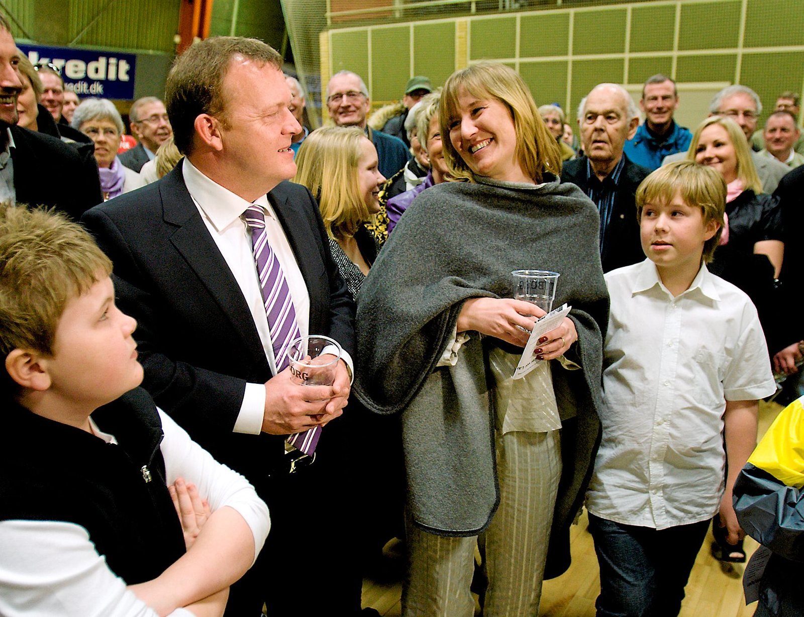 I 2009 blev han fejret i Græsted, da han blev statsminister. Nu flytter Lars Løkke Rasmussen (M) tilbage.