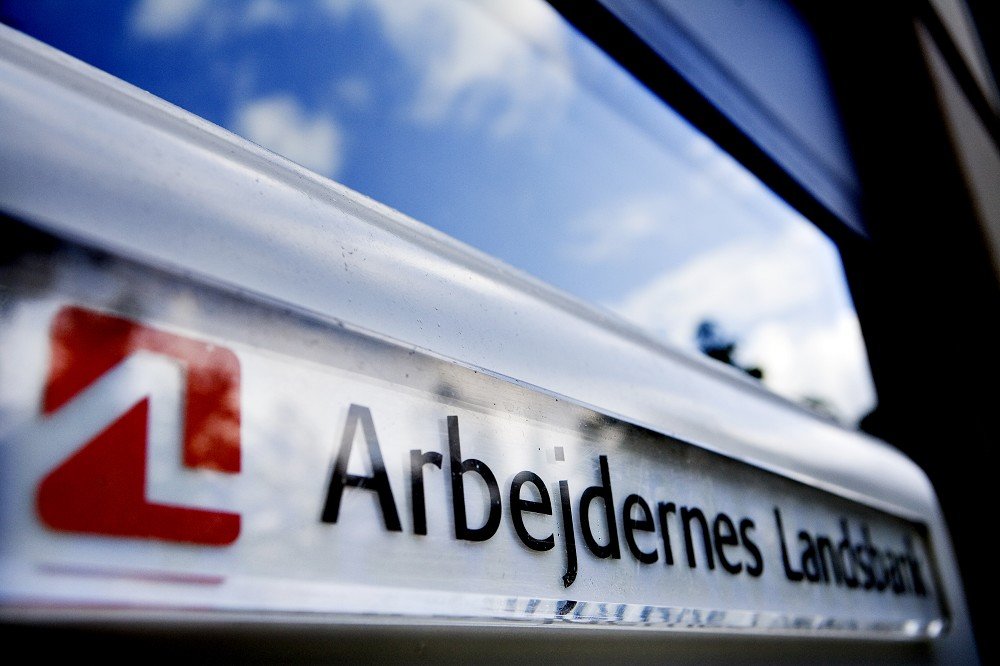 Arbejdernes Landsbank er blevet til AL Sydbank og nu rykker de to lokale filialer i Ballerup sammen.