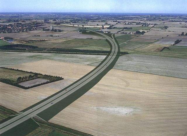 Odsherred
 Den kommende motortrafikvej i Odsherred er allerede forældet, inden den er bygget. Den lever nemlig ikke op til moderne standarder for vejsikkerhed.