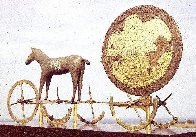 Odsherred
 Solvognen blev fundet i Odsherred, og den skal tilbage hertil, mener et medlem af Bronzealderlauget i Odsherred. Han synes, Nationalmuseet er en flok gravrøvere.