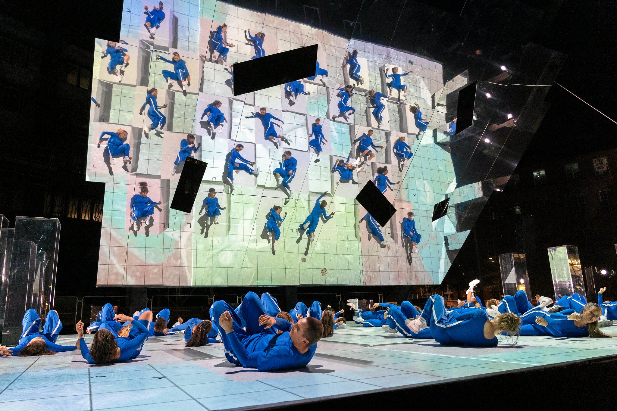 Så er der masser af teater i byen. Fra 29. juli til 3. august er der 'Passage Festival' i Helsingør.