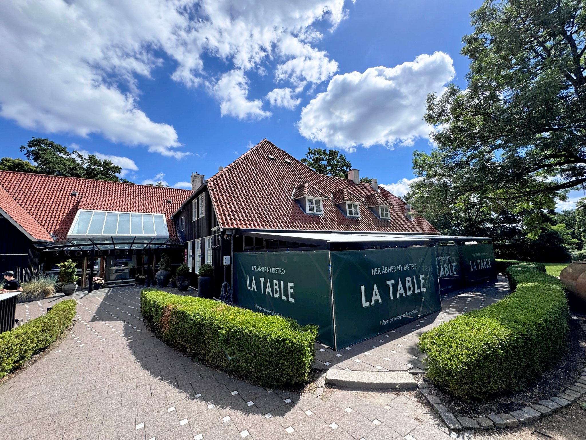 Fra den 19. august kl. 11 kan man booke på La Table - en ny fransk bistro på Skovriderkroen.