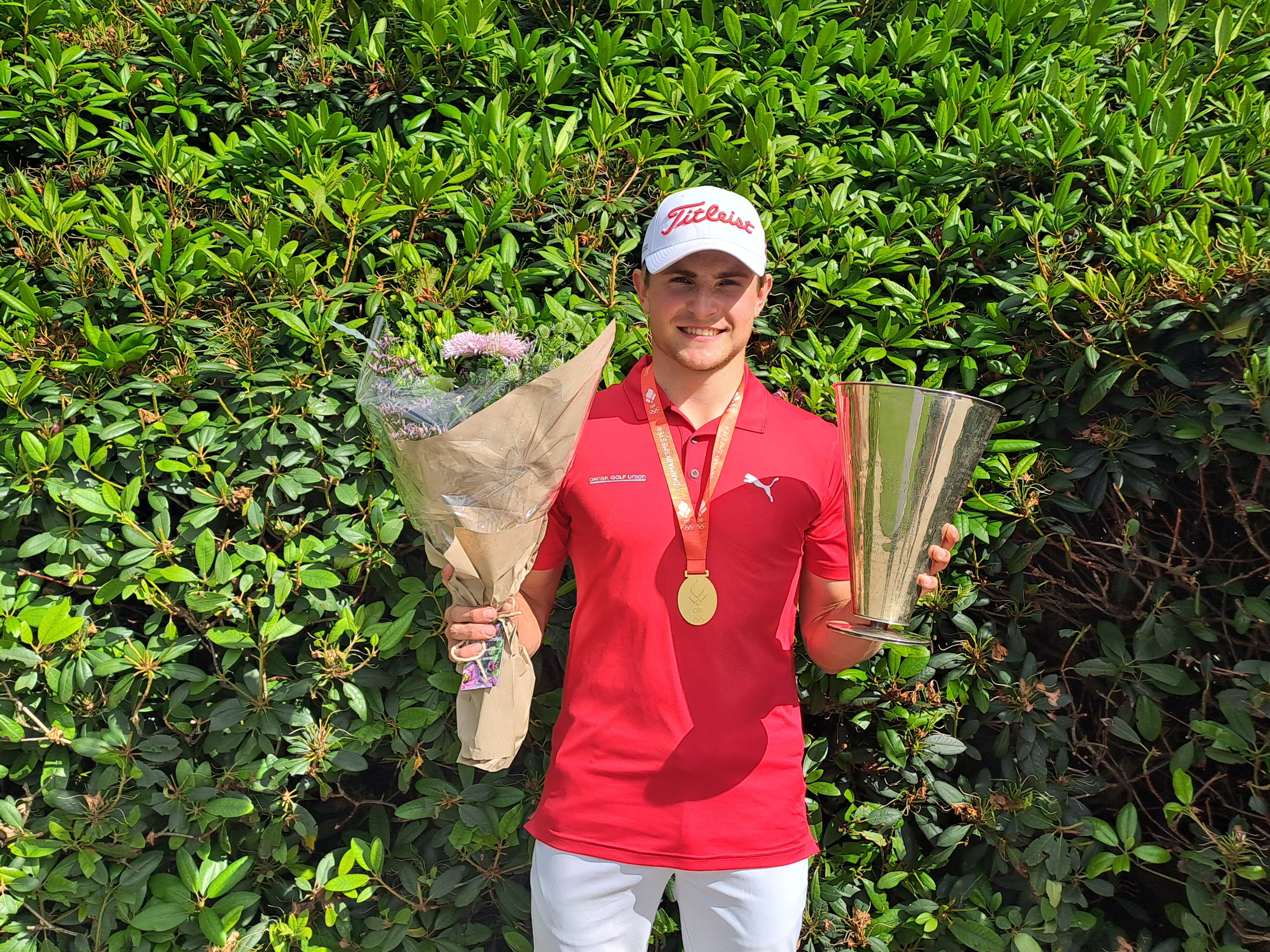 Daniel Toft fra Jyllinge og Smørum golfklub vandt for nylig DM i hulspil ved DM-ugen i Herning i hans første seniorsæson. Det er første gang, at en Smørrum-spiller vinder den turnering, som tidligere også er vundet af blandt andre Søren Hansen og Thomas Bjørn.