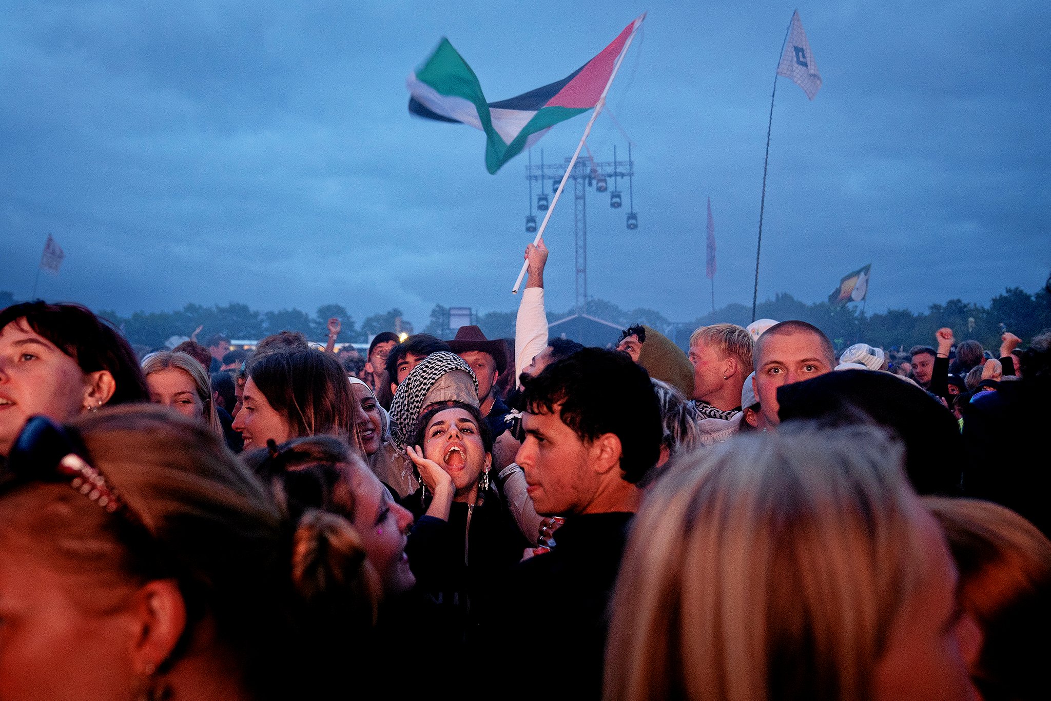 Palæstina kommer igen-igen til at fylde på Roskilde Festival. Men er festivalen med bookingen af irske Kneecap med til at skubbe til en hadefuld retorik, der gør det utrygt at være jøde?
