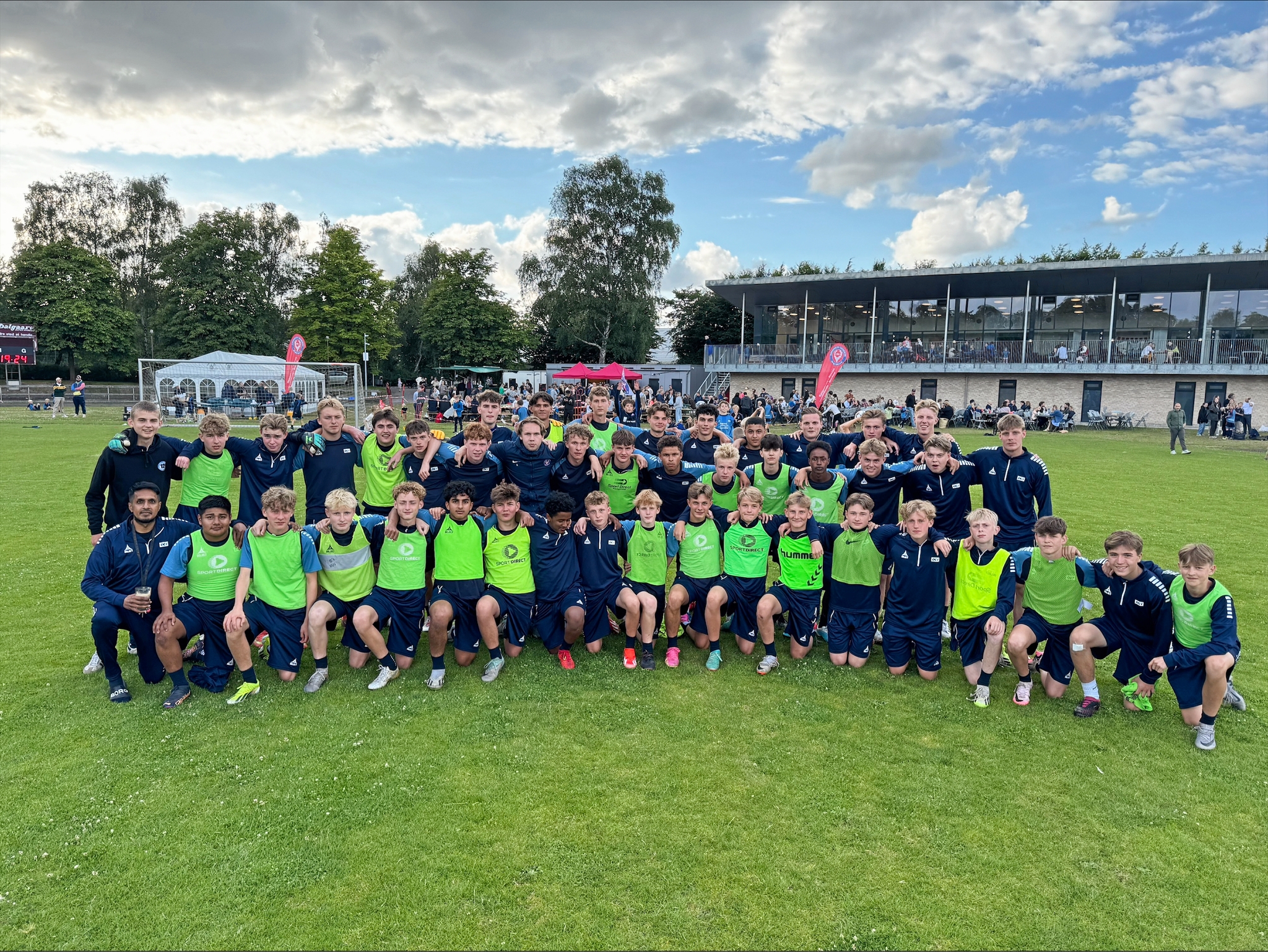 Der var 330 deltagere på årets HUI Fodbolds sommercamp, hvor der blev trænet fodbold og hygget sig i en hel uge. - Presse Der var 330 deltagere på årets HUI Fodbolds sommercamp, hvor der blev trænet fodbold og hygget sig i en hel uge.