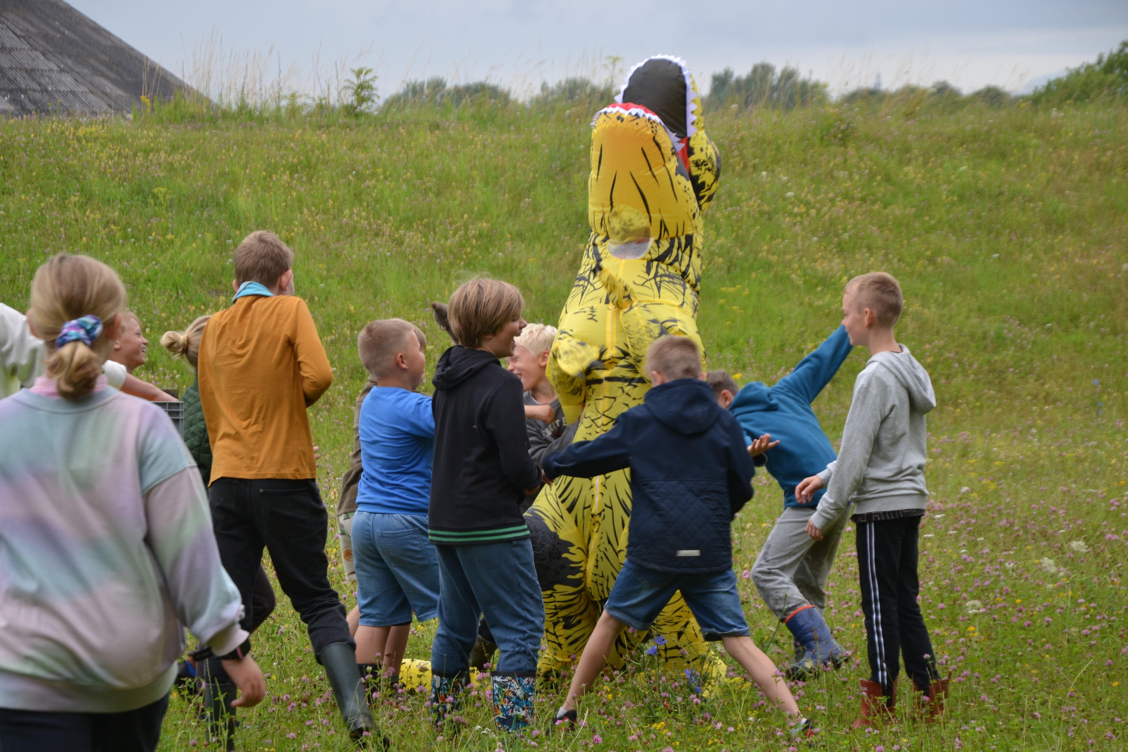 Det gjaldt om at undgå at blive spist af en sulten dinosaur.