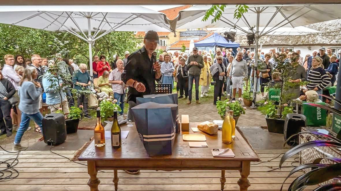 Der er mange lækkerier på det gastronomiske loppemarked.