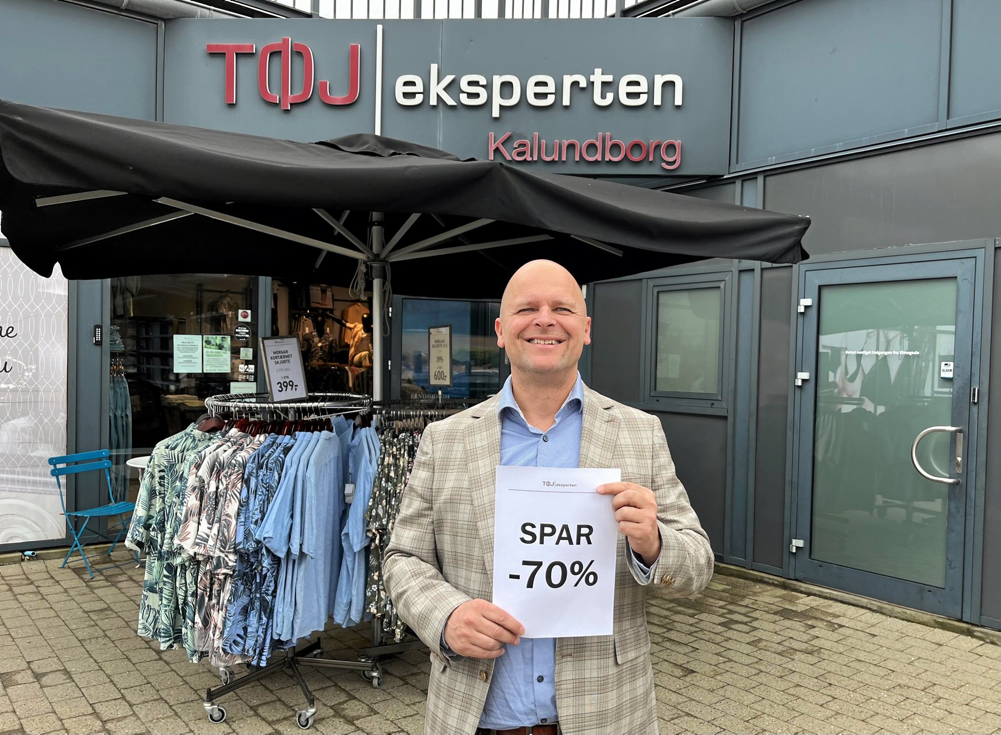 Lars Czuba og Tøjeksperten Kalundborg fejrer byfesten med et stort udendørs salgstelt, hvor der vil være 70 procents rabat på alle varerne.