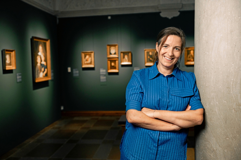 Mette leder efter afgørende maleri: – Jeg vil så gerne finde det ...