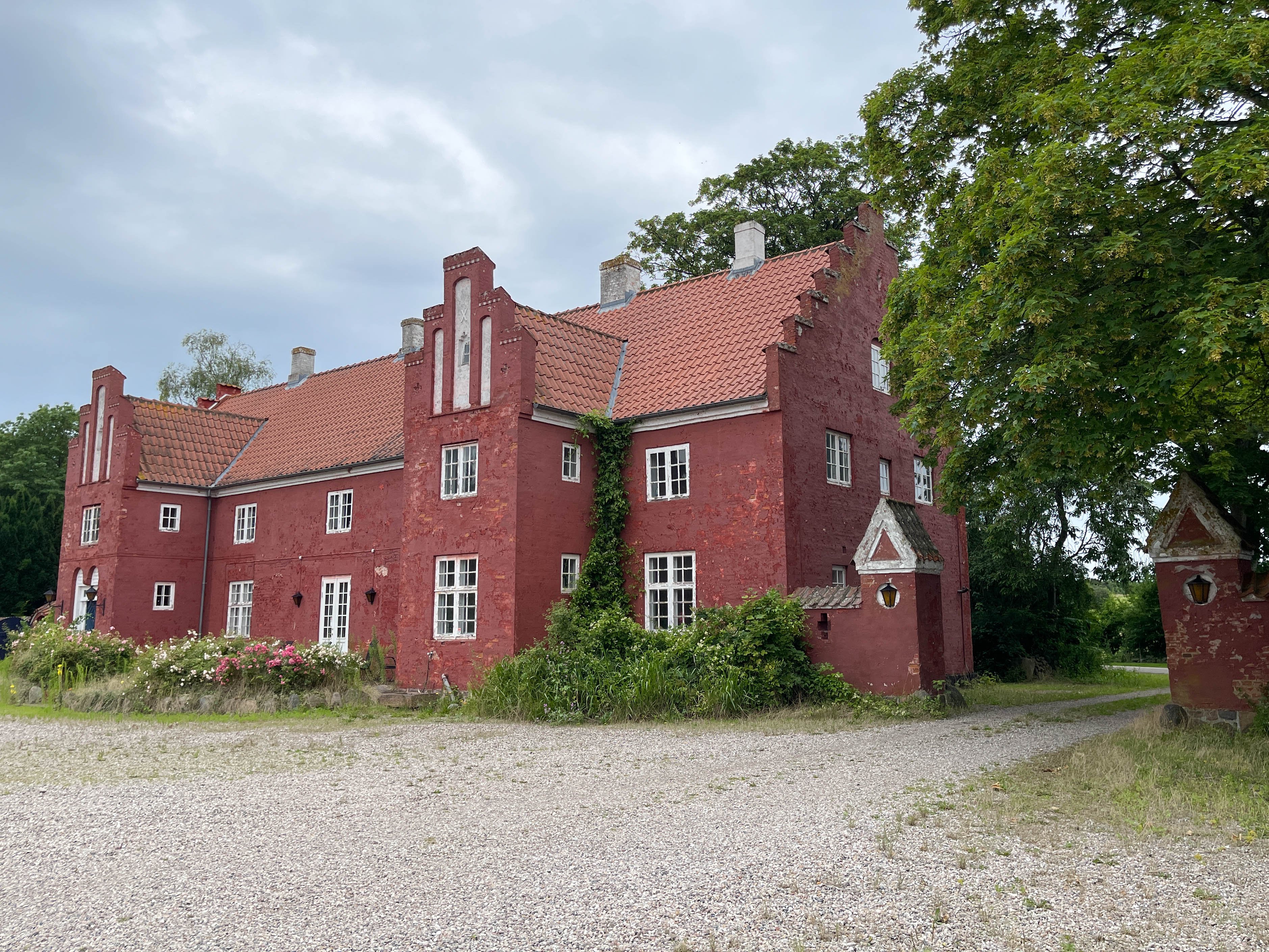 Anneberggård Hovedgård, som i dag huser Odsherreds Museum (Museum Vestsjælland) er blevet solgt til Gitte Klausen.