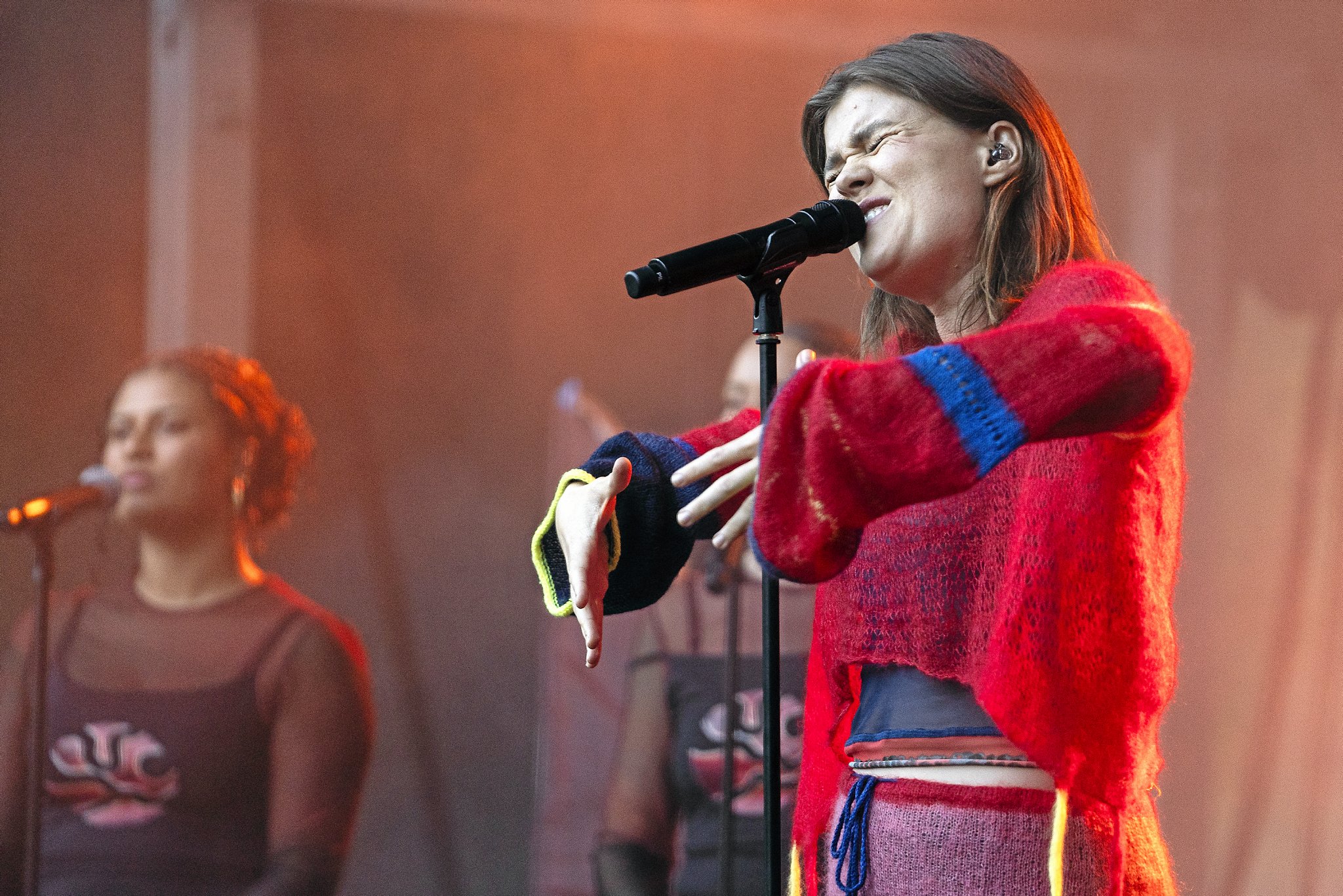 Pil skulle længe holde det hemmeligt, at hun skal åbne Orange Scene. Her ses hun under en koncert i Byparken i 2024.