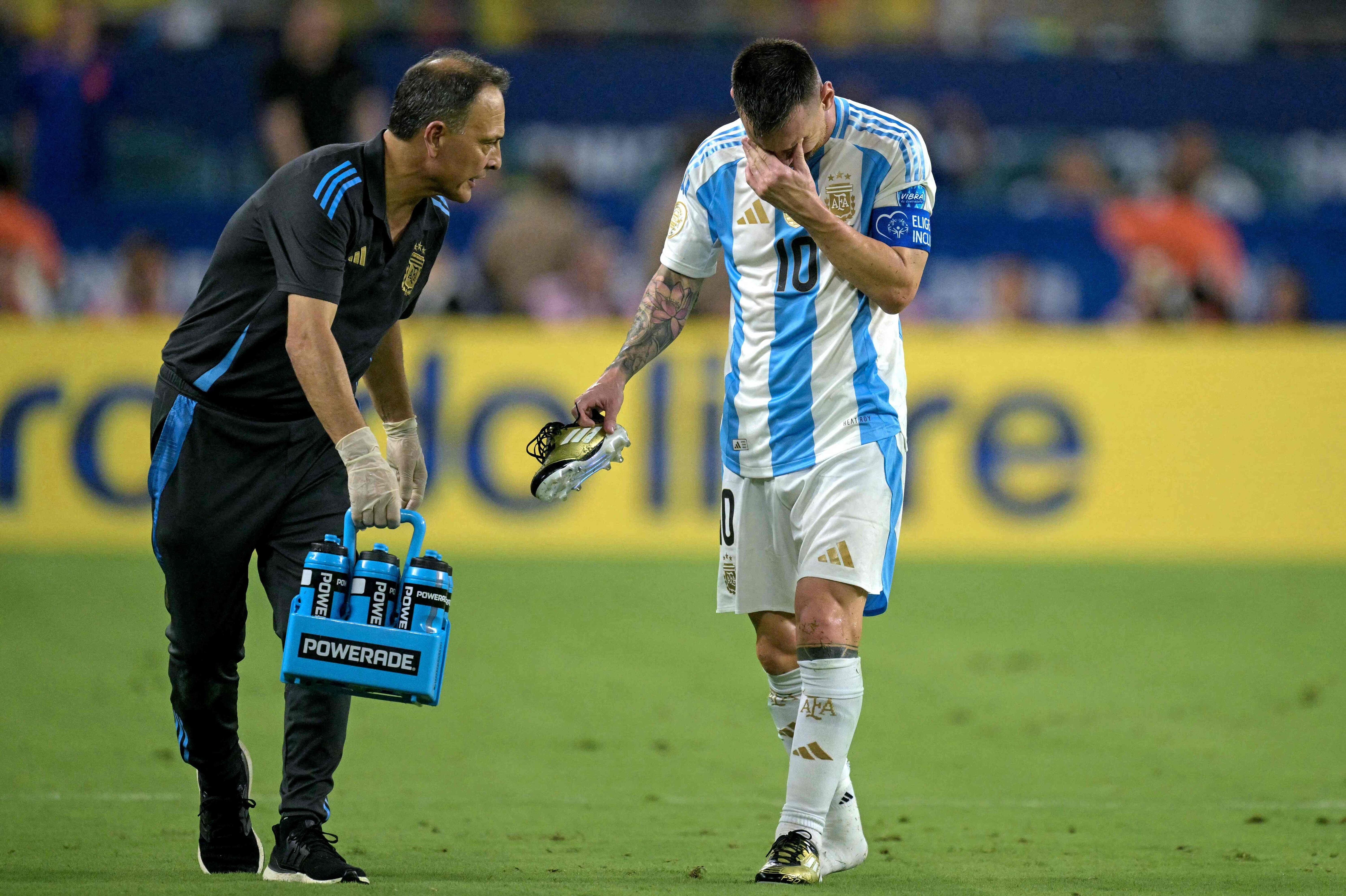 Lionel Messi blev skadet og udskiftet i finalen i Copa America, som Argentina vandt 1-0 over Colombia.
