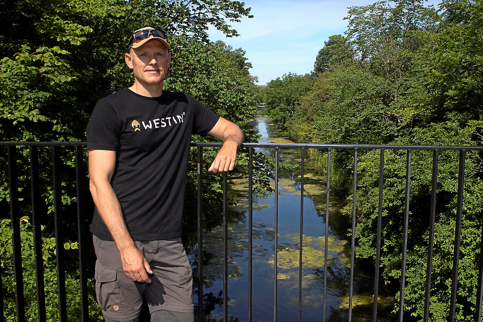 50-årige Henrik Carl er vokset op med forurening i Utterslev Mose, og i dag tvivler han på, om det nogensinde bliver bedre.