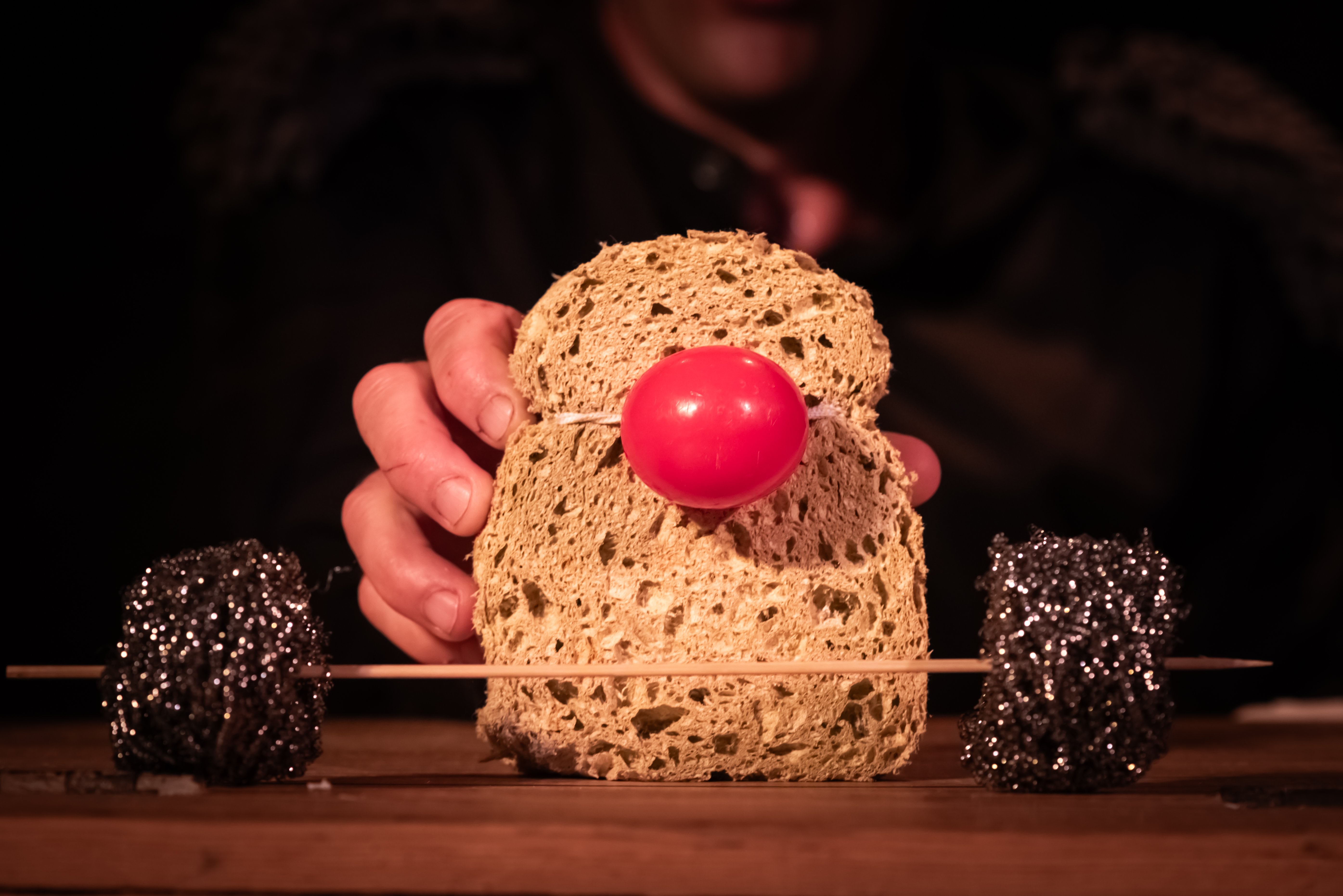 Le chapoto af Bachi-bouzouk Production fra Frankrig kan opleves i bydelen.